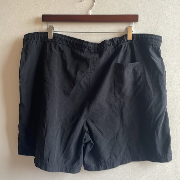 Adidas Shorts XL - Picture 4 of 5